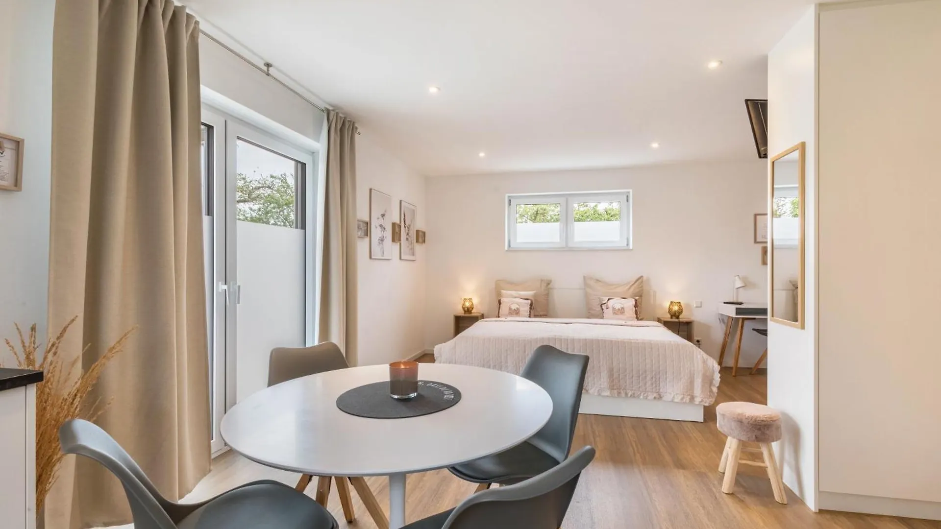 Studio 2 Parkside Apartments Guenzburg